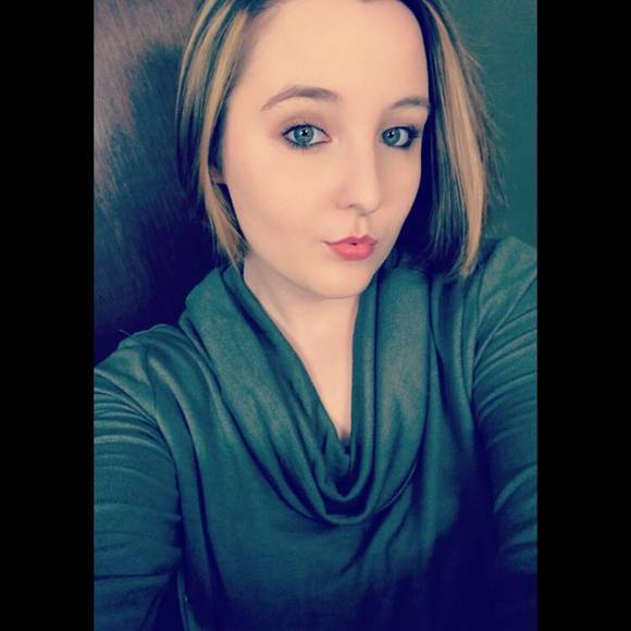 Meet your Posher, Taylor - Picture 1 of 1